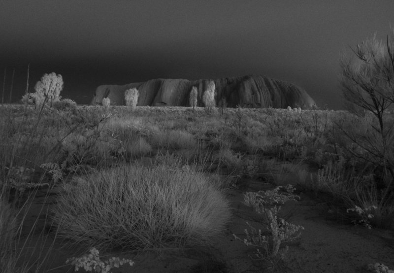 IR Ayers Rock at Dawn 4085