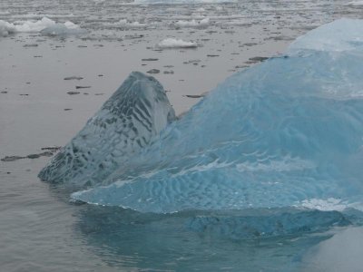 Look at how clear is this ice; it must be very old.