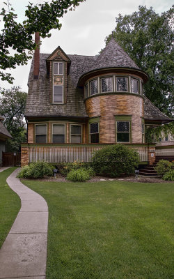 The Walter Gale House was Wright's first completed commission after quitting Adler & Sullivan in 1893