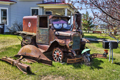 Peddler'z Village Antiques - Cars?