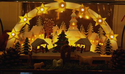 Ulrike's pretty Christmas Scene brightens a corner in their kitchen