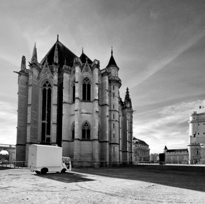 Special delivery @ Chateau de Vincennes black & white