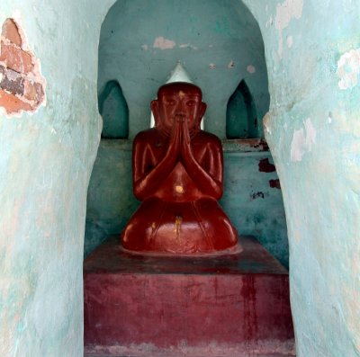 Bagan, shrine @ Schwezigon pagoda