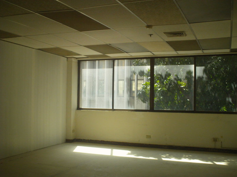 60 Sq.m. for Lease in Legaspi Vill- Tenanted