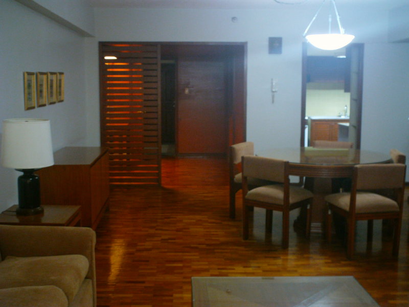 2 Bedrooms for Lease in Legaspi Vill