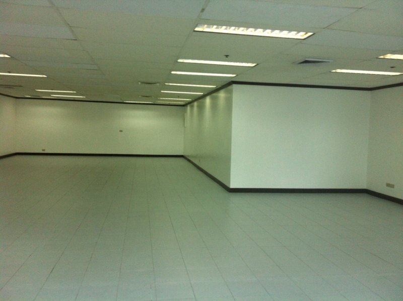 207Sq.m. Office Space in Salcedo Village--Tenanted--