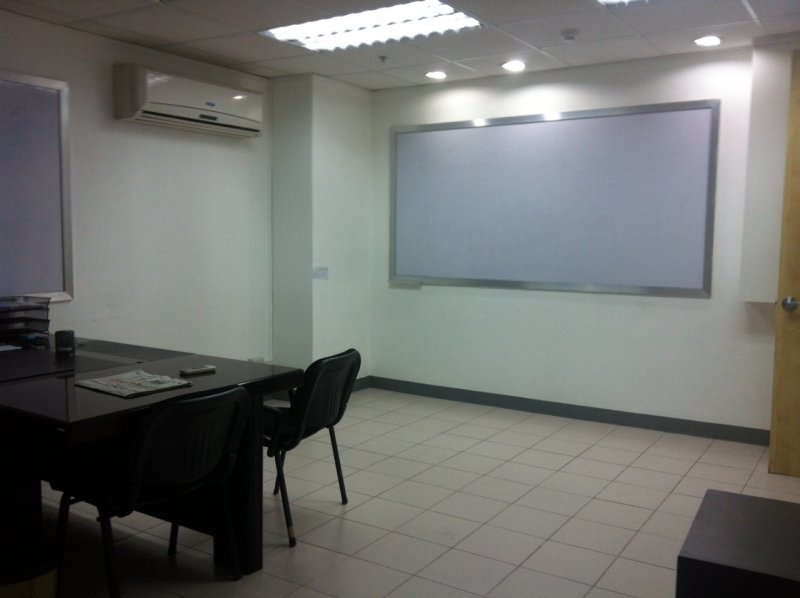 148Sq.m. Office Space for Lease in Salcedo Vilage