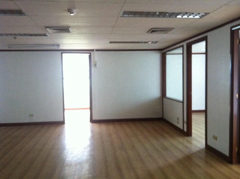 130Sq.m. Office Space for Lease in Legaspi Vill-Tenanted