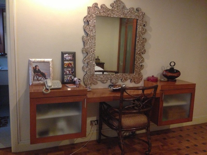Vanity Desk-Bedroom 2.JPG