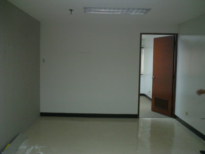 122sq.m. Office Space for Lease in Legaspi Village