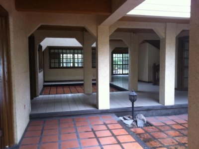 Urdaneta House for Lease
