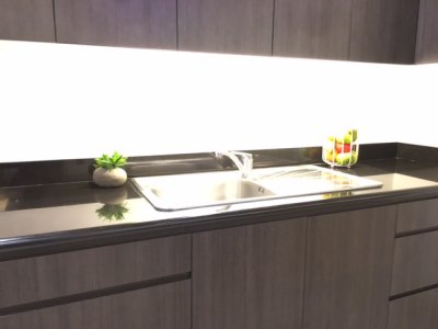 Kitchen  Granite top Counter with Island_1507.JPG