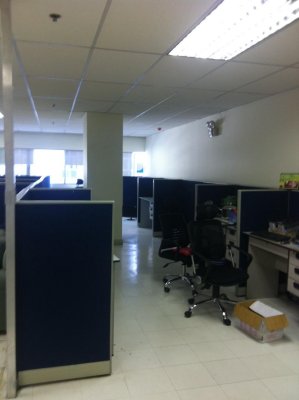 136Sq.m Office Space for Lease along Legaspi Village