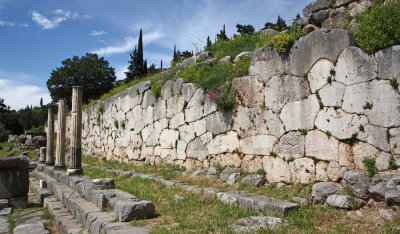 Delphi wall.jpg