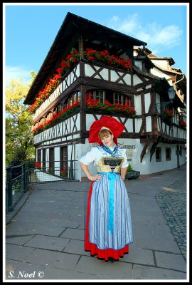 Caroline à la Petite France Strasbourg part 1