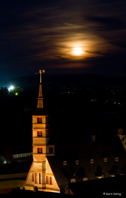 Korbach, Rathausturm im Mondlicht