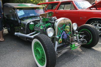 Rat rods at Triple X Root Beer Drive In
