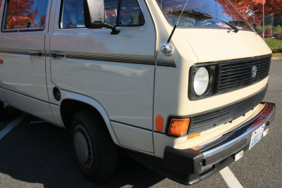 South African lower grill, CB antenna on right fender