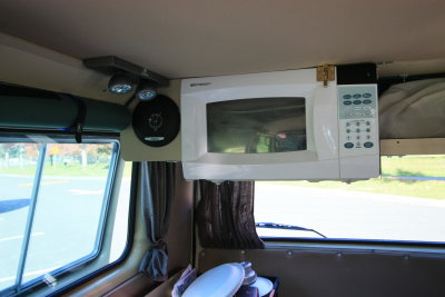 microwave powered by 12V battery and 1500W inverter