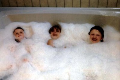 05 Sid, Bailey and Violet in the suds.jpg