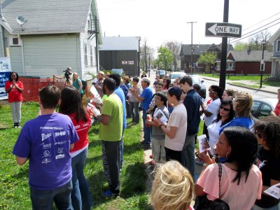 05 The crowd 01.jpg
