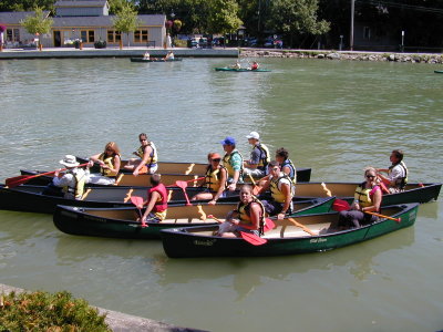 Beremans (et al.) in canoes 5.jpg