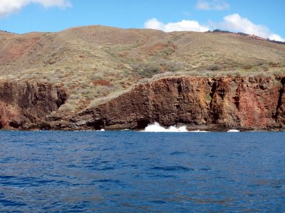 21 Low cliffs and caves 02.jpg