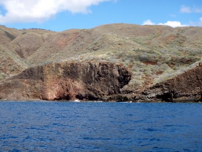 22 Low cliffs and caves 03.jpg