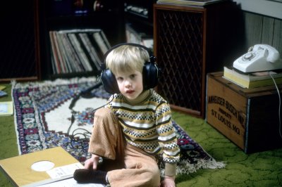 07 Keith listening to library record 04.jpg
