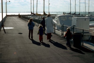 03 Erica, Beth, Keith and 2 other kids at Lake St. Clair.jpg