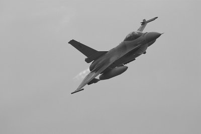 F-16-pass.jpg