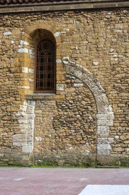 Fachada Iglesia de San Tirso