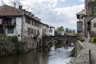 Puente romano sobre el río La Nive