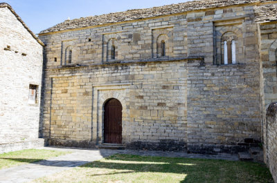 Iglesia de San Pedro de Lrrede