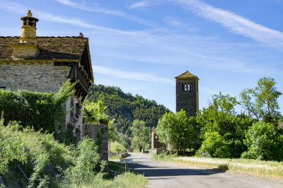Iglesia de San Pedro de Lárrede