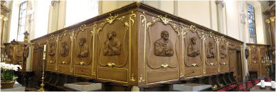 Kruisherenkerk en de 12 Apostelen