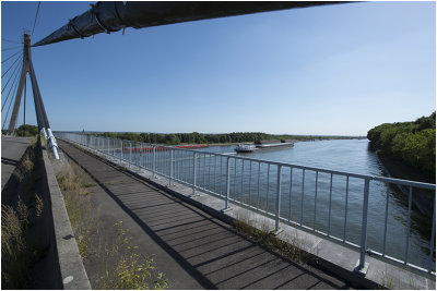 grote Hangbrug over de Maas