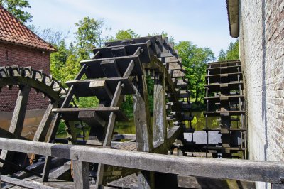 3wheels-Singraven Impressive watermill! 