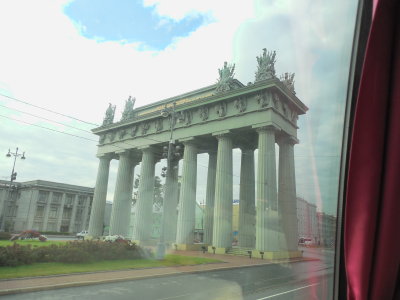 Triumphal Arch from the Bus
