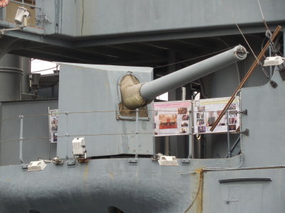 Mid-ships gun