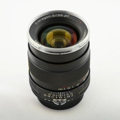 Carl Zeiss T* 2/35 ZF