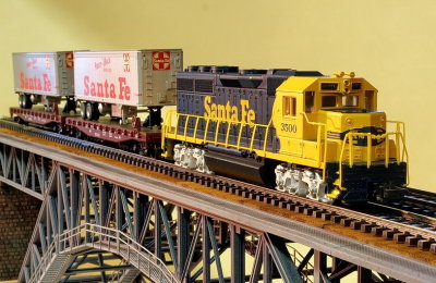 Santa Fe Piggy-Back Train