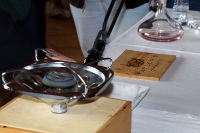The Hot Ring Method for Opening a Bottle of Vintage Port Without Disturbing the Cork