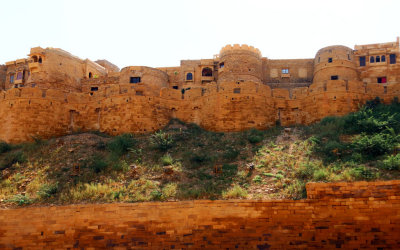 THE GOLDEN FORT