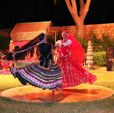 AN EVENING OF INDIAN FOOD AND CULTURAL ENTERTAINMENT