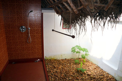 SEMI-OUTDOOR SHOWER
