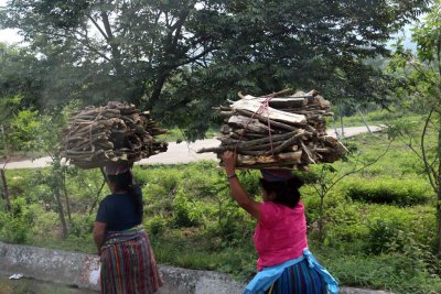 GUATEMALAN COUNTRYSIDE EN ROUTE TO ANTIGUA