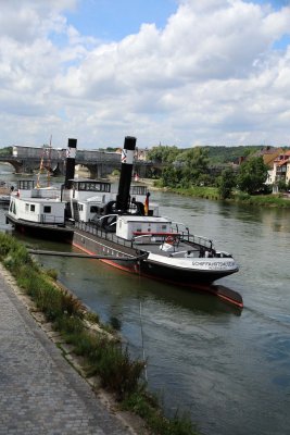 SCENES ALONG THE RIVER