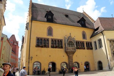 OLD TOWN HALL (ALTES RATHAUS)