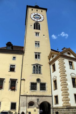 OLD TOWN HALL (ALTES RATHAUS)